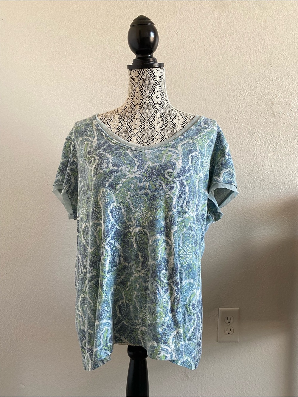 Axcess Blue Green Paisley Short Sleeve Top